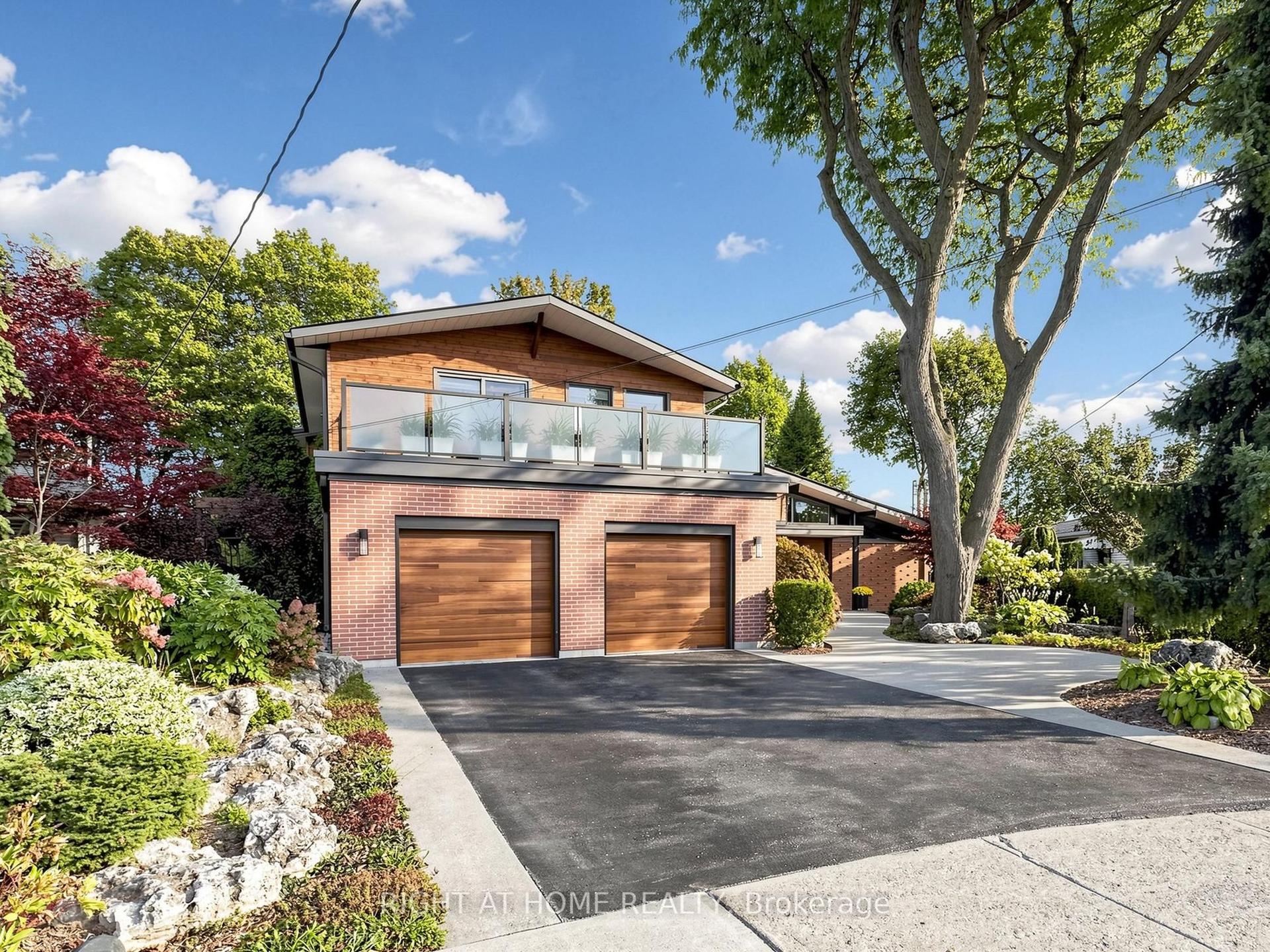 4 Grovetree Road, Toronto — Detached for sale, photo 1