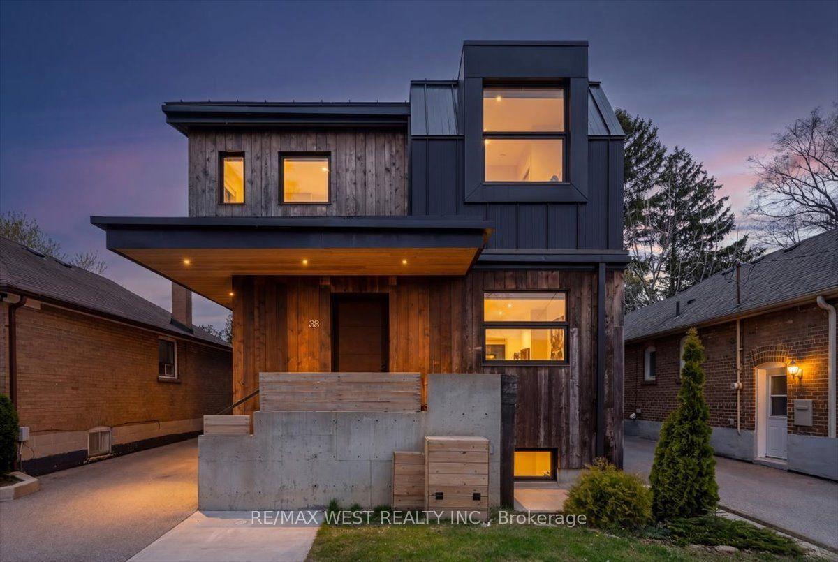 38 Smithfield Drive, Toronto — Detached for sale, photo 1