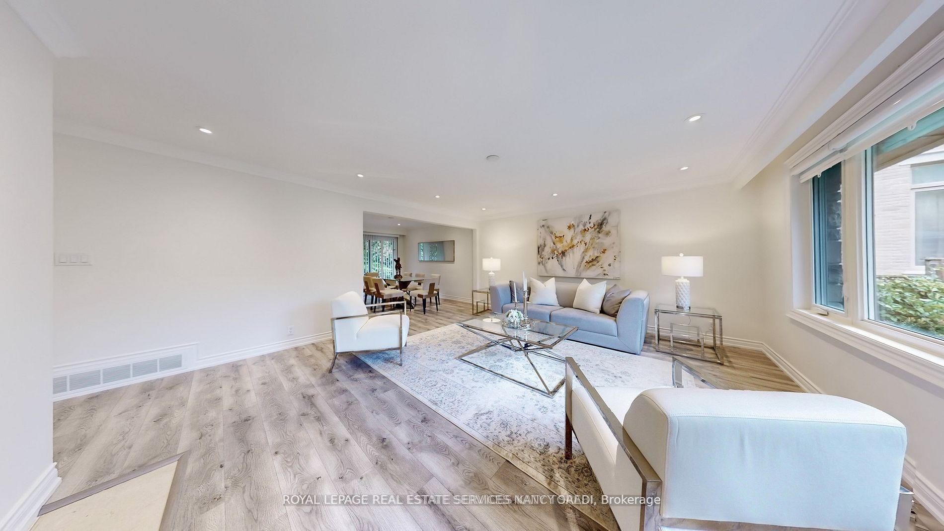 15 Farrington Drive, Toronto — Detached for sale, photo 1