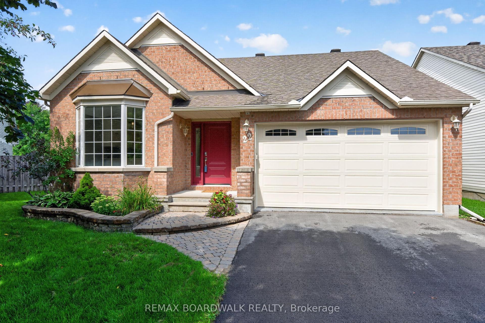 22 Burnstead Crescent, Kanata — Detached for sale, photo 1