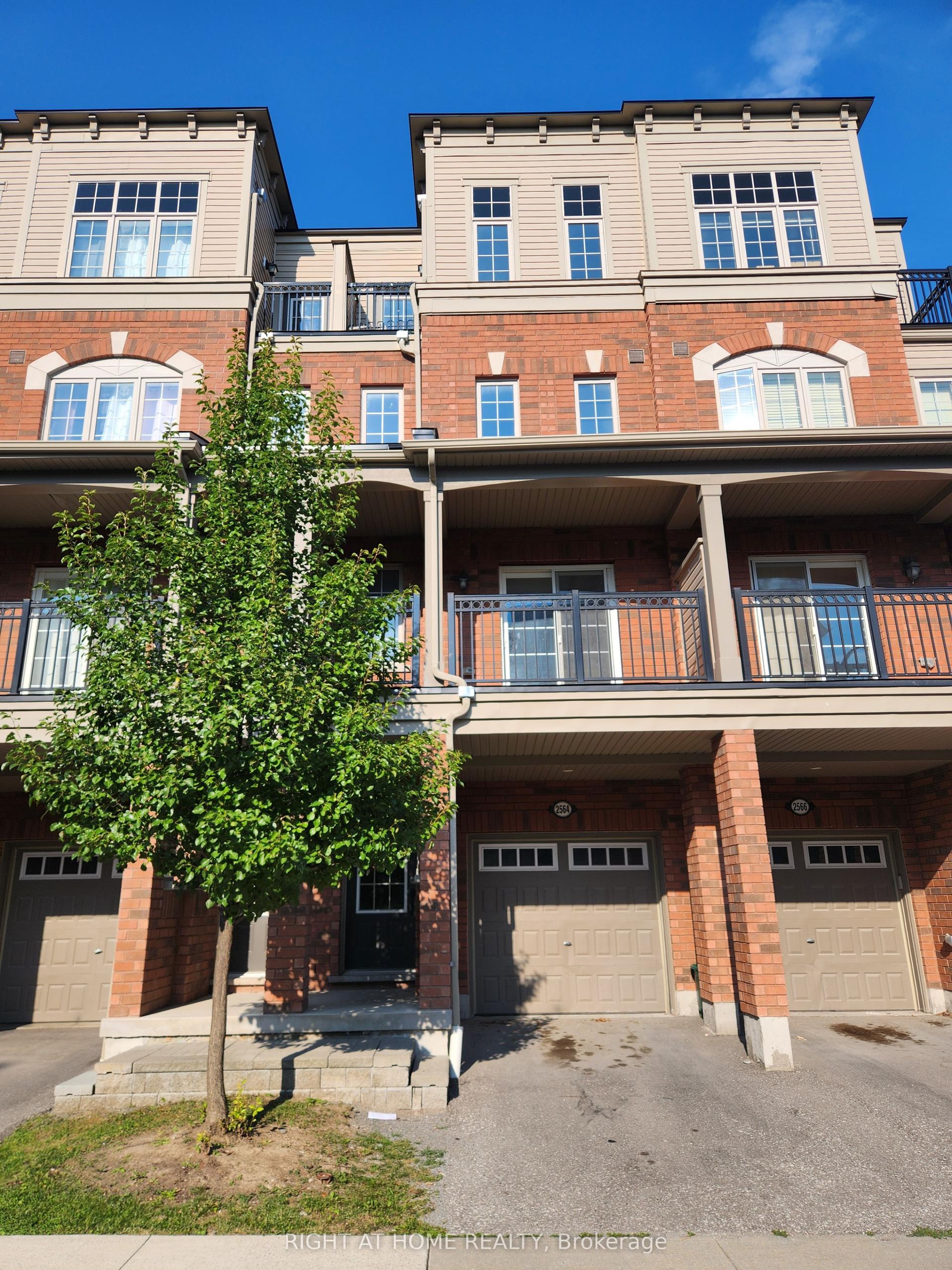 2564 Bromus Path, Oshawa — Townhouse for lease, photo 1
