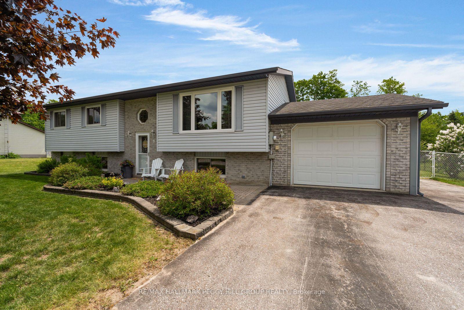 9 Adams Avenue — photo 1