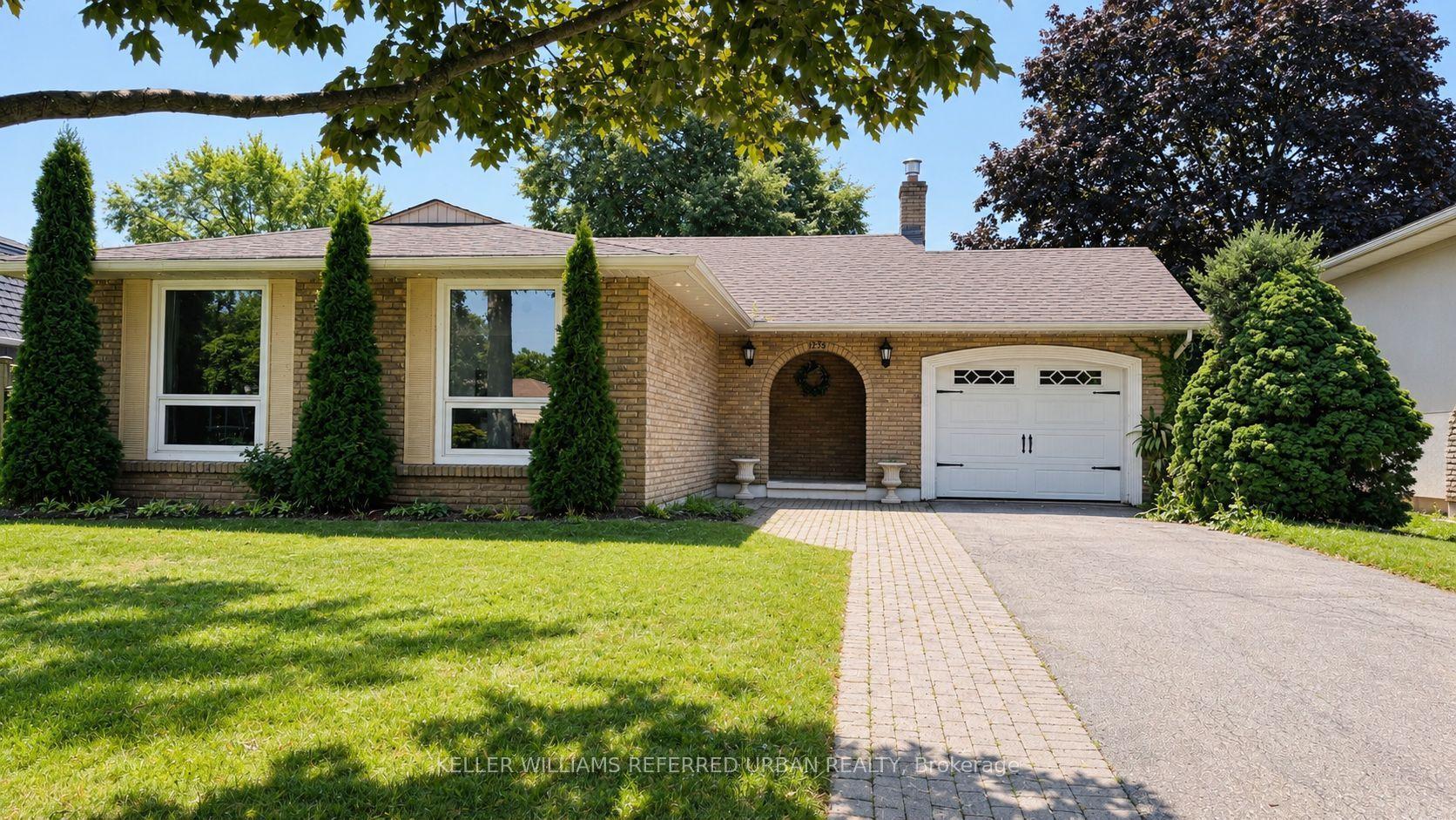 2255 Urwin Crescent, Oakville — Detached for lease, photo 1