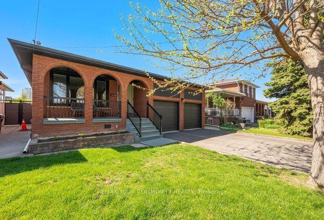 19 Hamer Boulevard, Toronto — Detached for sale, photo 1