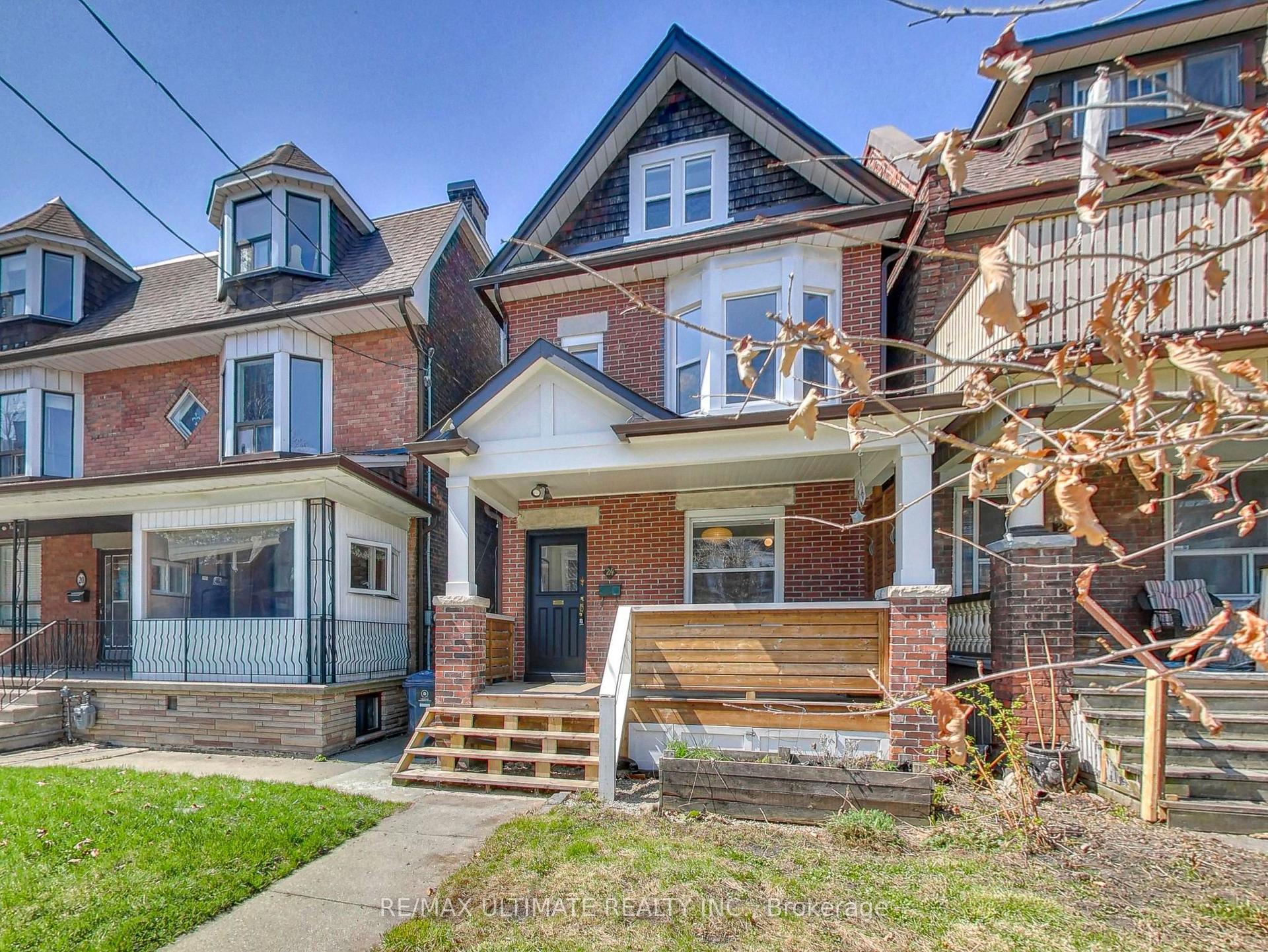 24 Pauline Avenue, Toronto — Detached for sale, photo 1