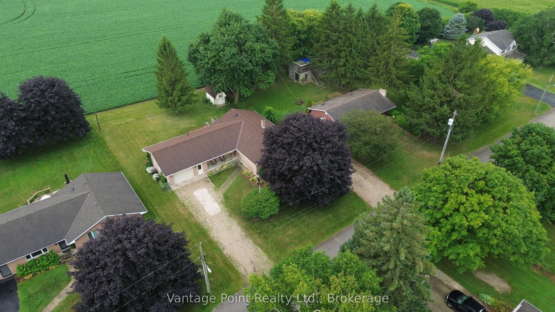 18 Frederick Street, Huron East — Detached for sale, photo 1