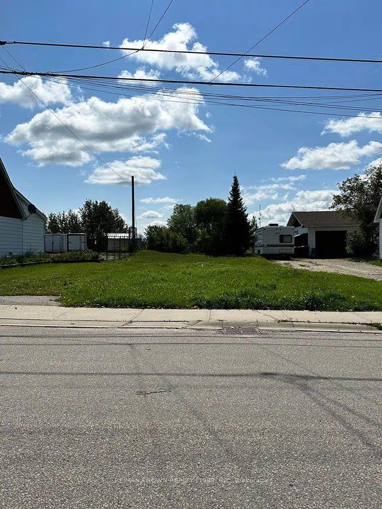 107 Hollywood Avenue, Smooth Rock Falls — Land for sale, photo 1