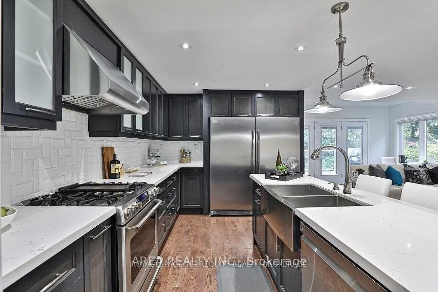 89 Ashbourne Drive, Toronto — Detached for lease, photo 1