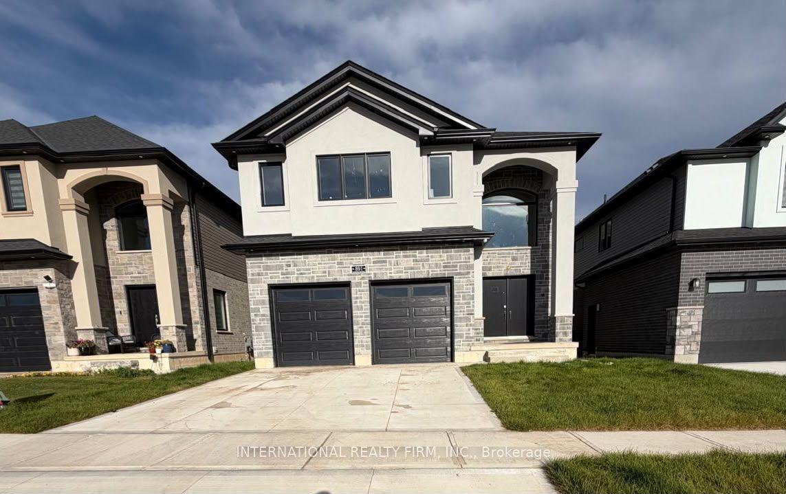 891 Darnley Boulevard Main & Upper #Main & Upper, London South — Detached for lease, photo 1