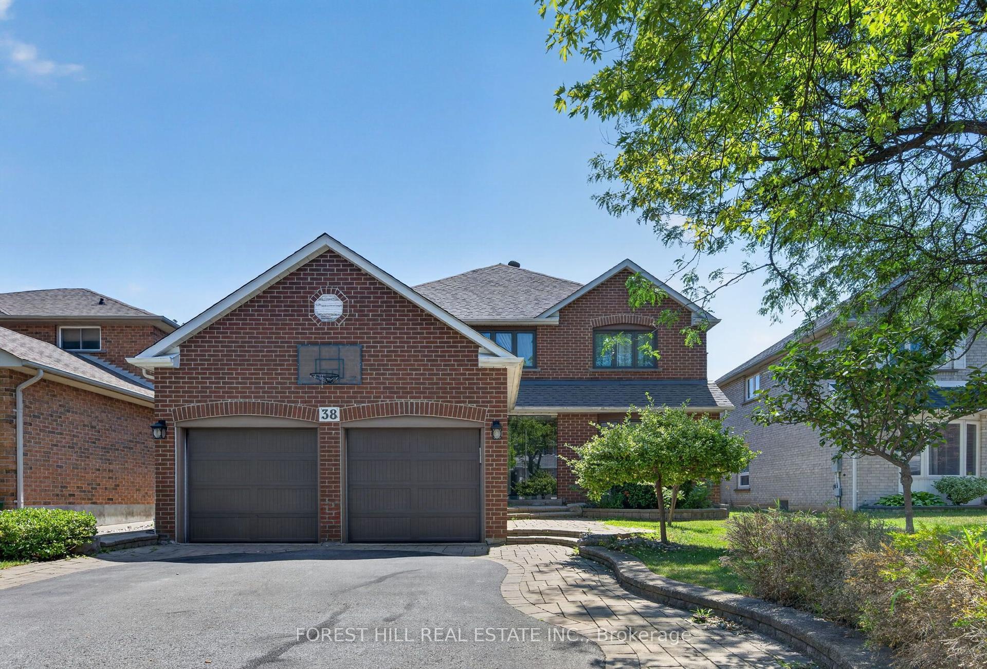 38 Crystal Drive, Richmond Hill — Detached for sale, photo 1