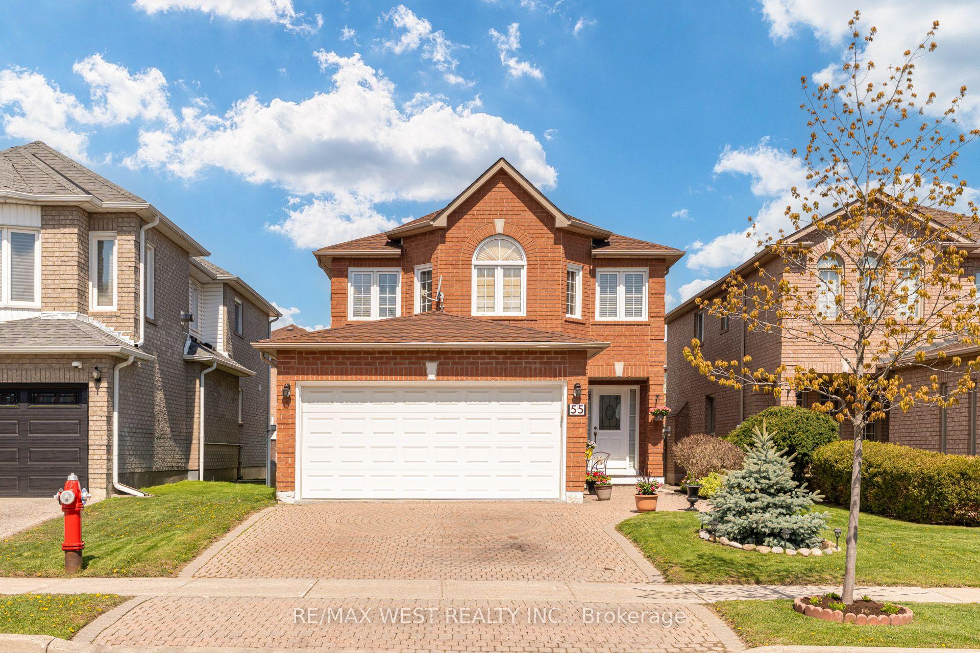 55 Pavin Crescent — photo 1