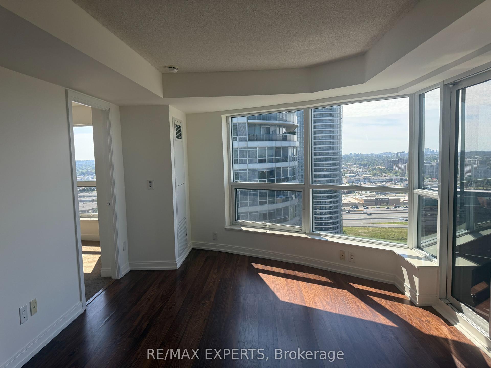 181 Village Green Square 2714 #2714, Toronto — Condo for lease, photo 1