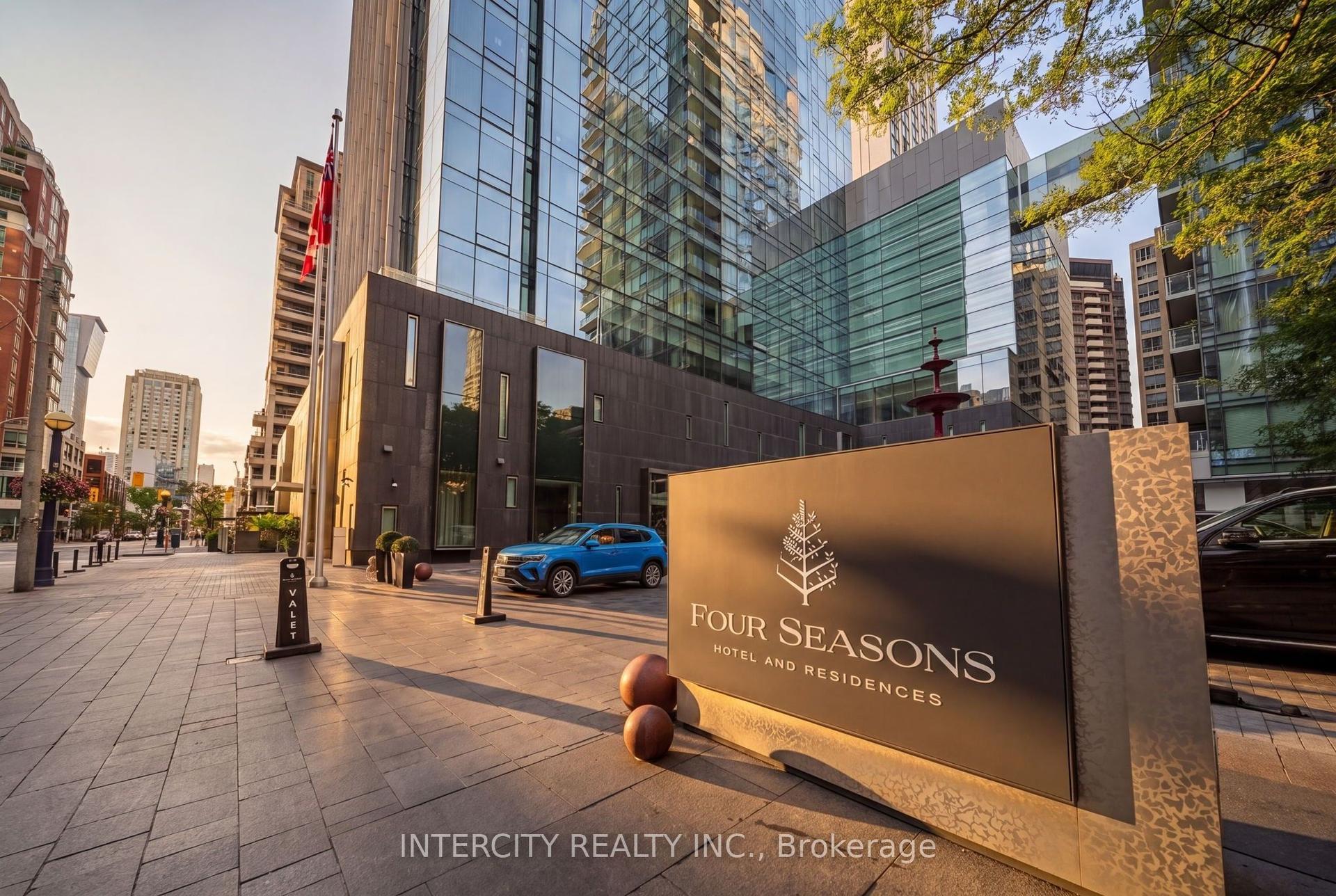 50 Yorkville Avenue 4001 #4001, Toronto — Condo for sale, photo 1