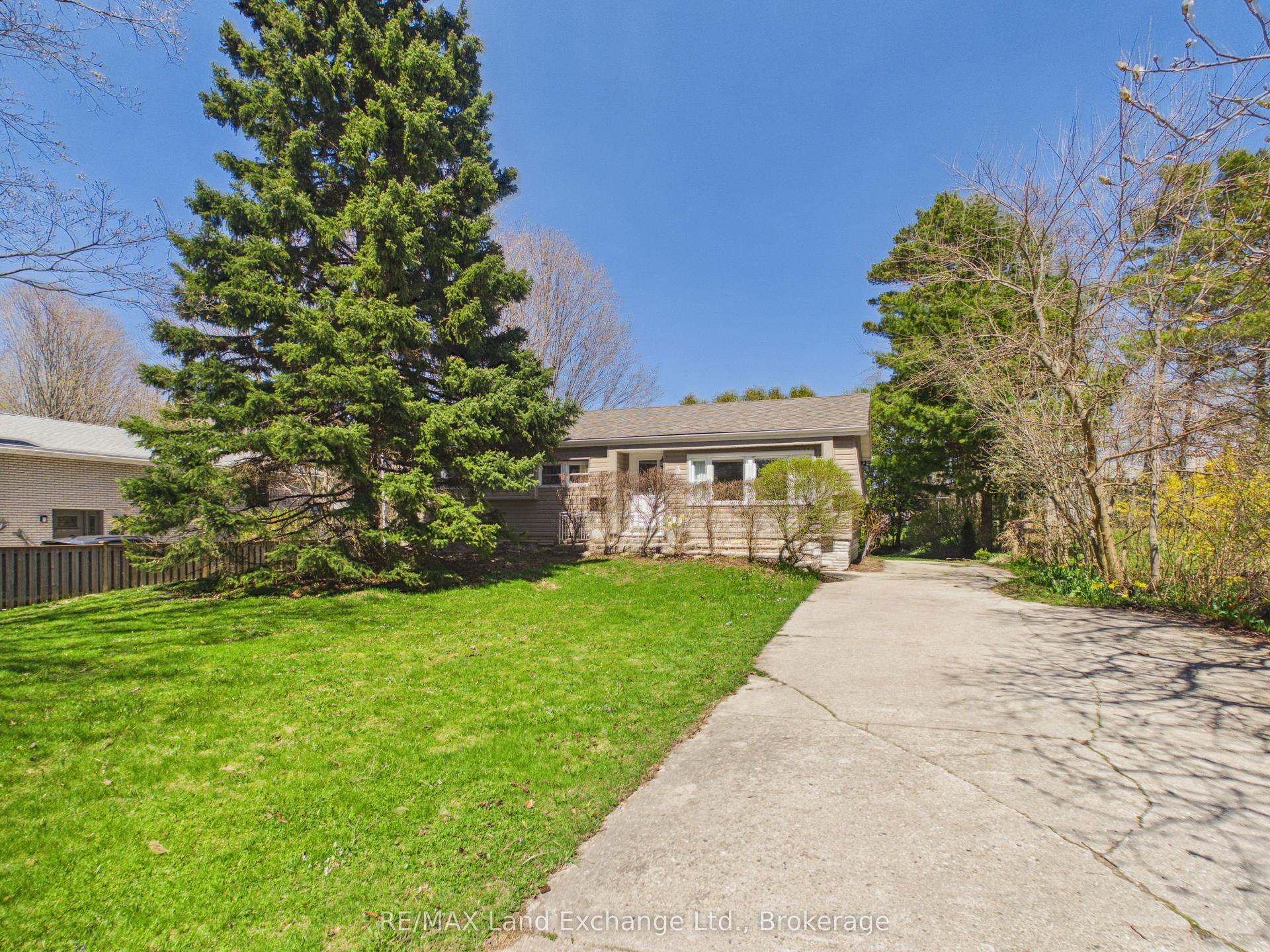 381 Nelson Street — photo 1
