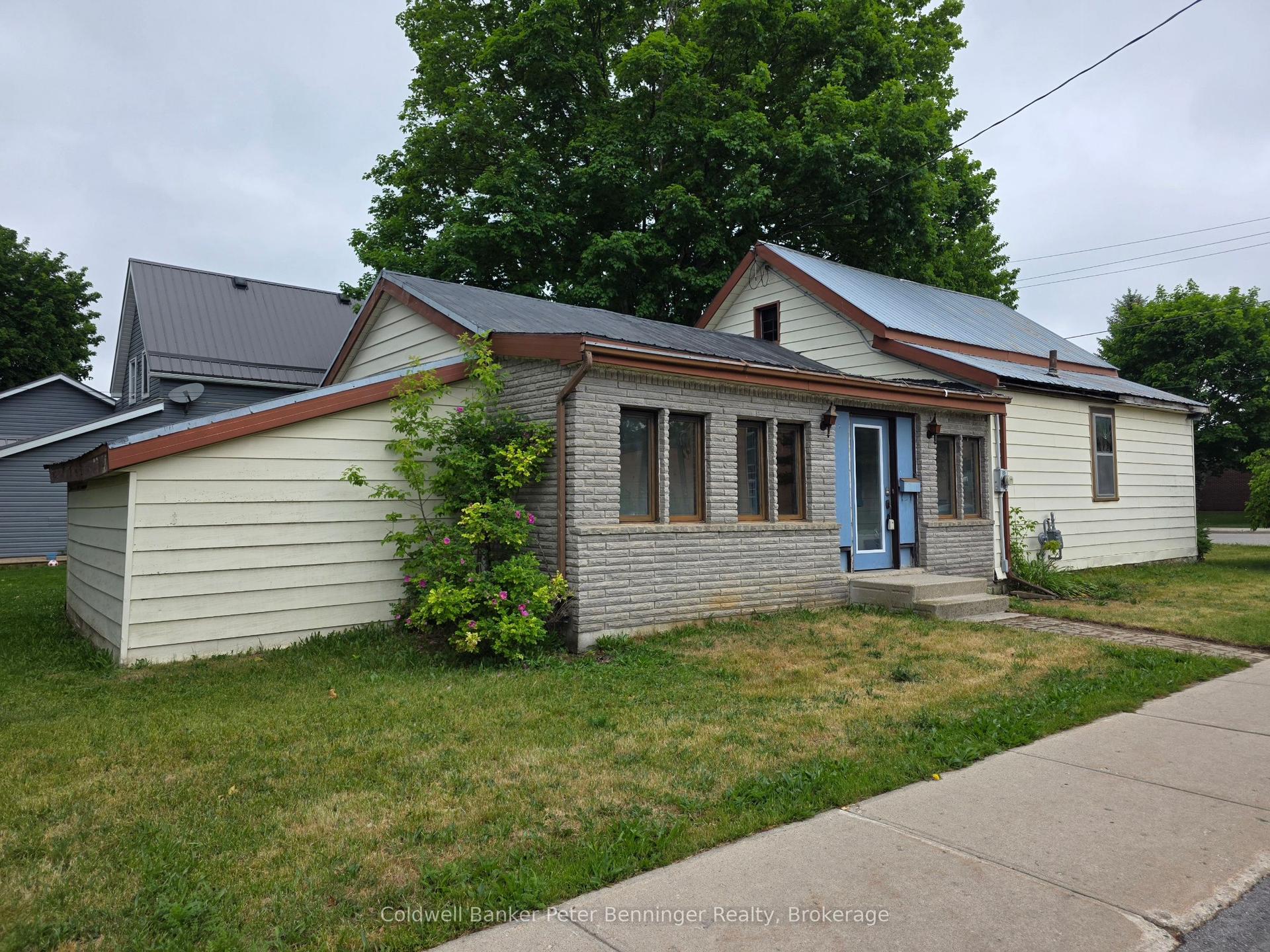21 Peter Street S — photo 1