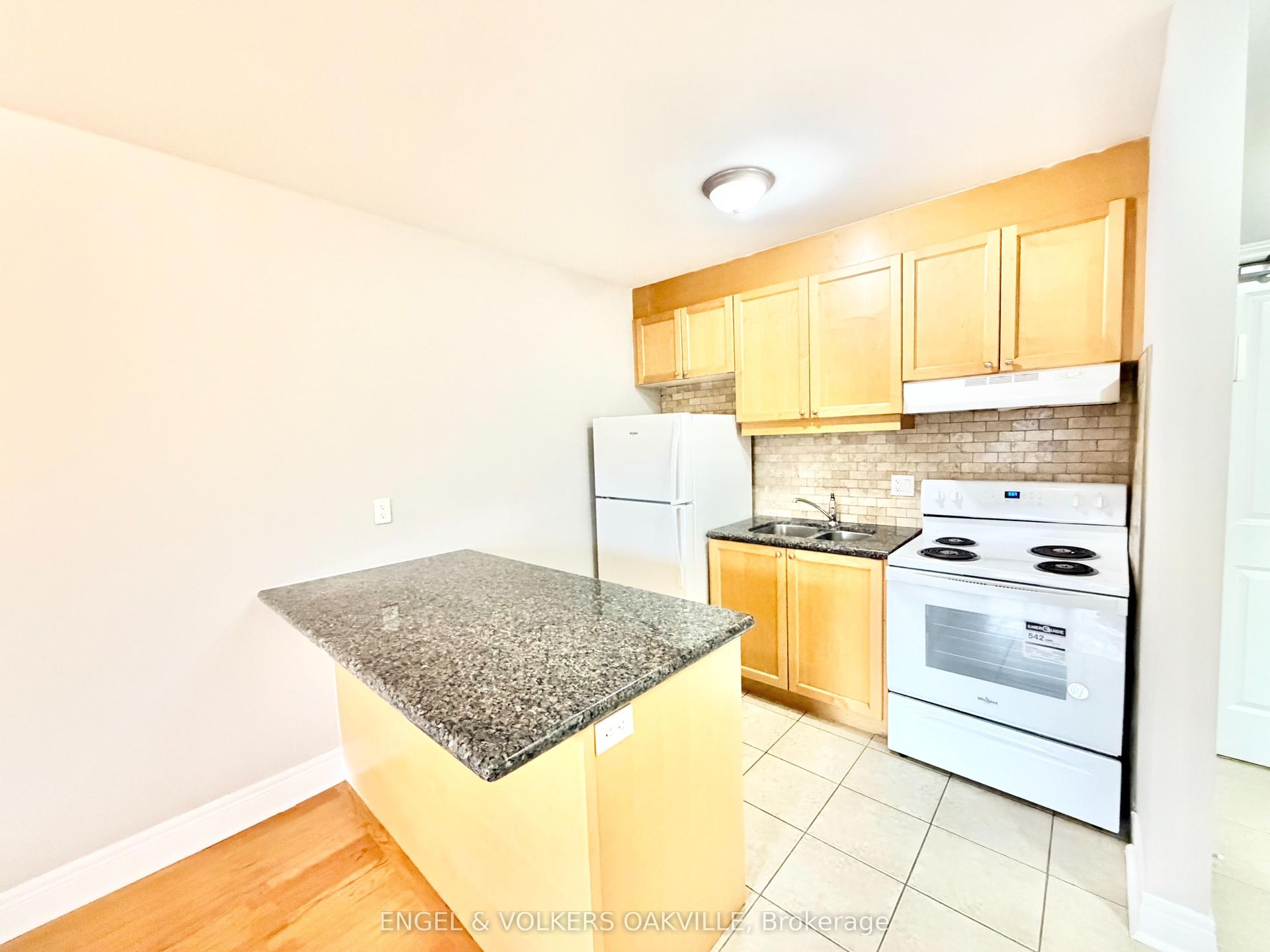 100 Twenty Fifth Street 9 #9, Toronto — Multiplex for lease, photo 1