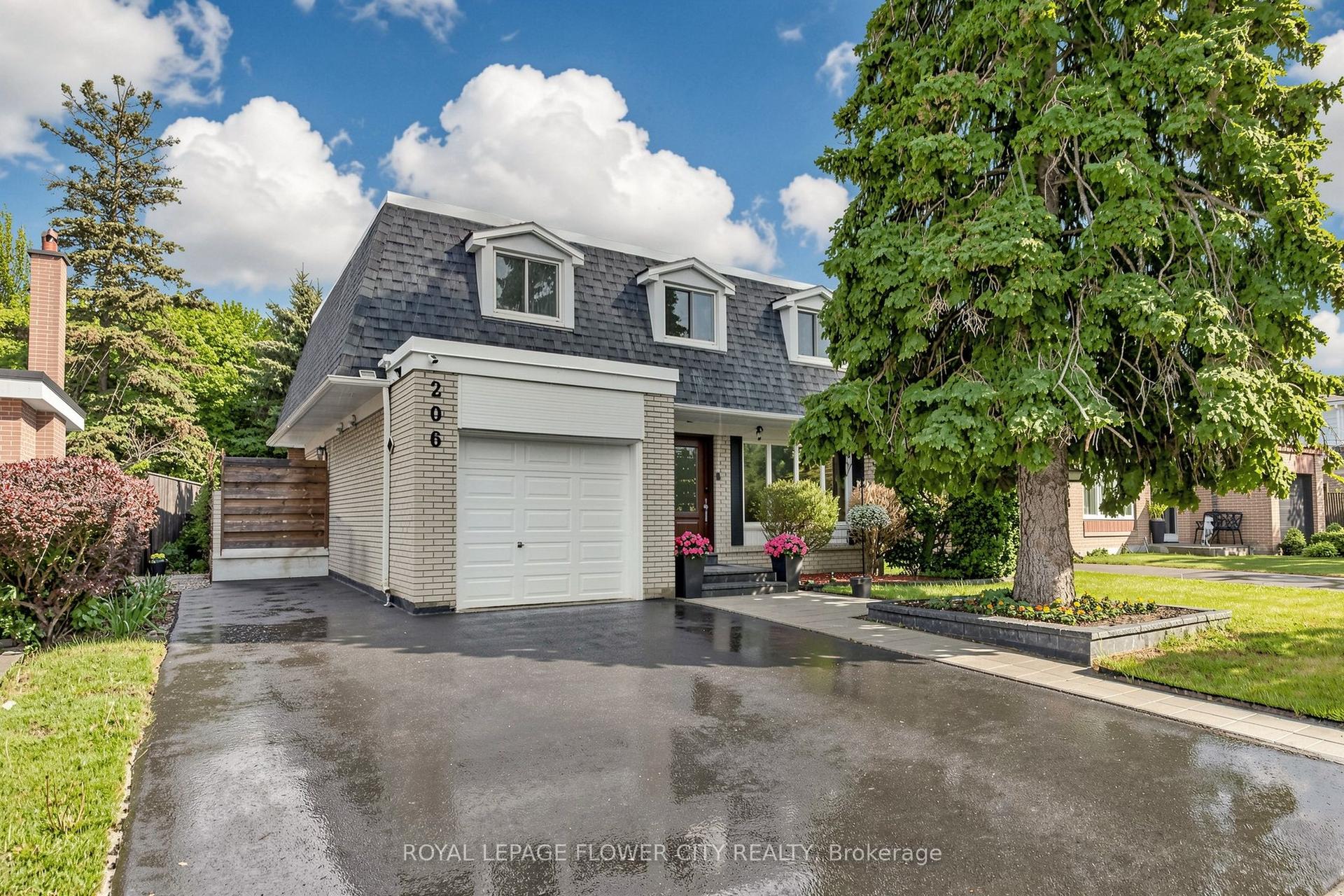 206 Mcmurchy Avenue S — photo 1