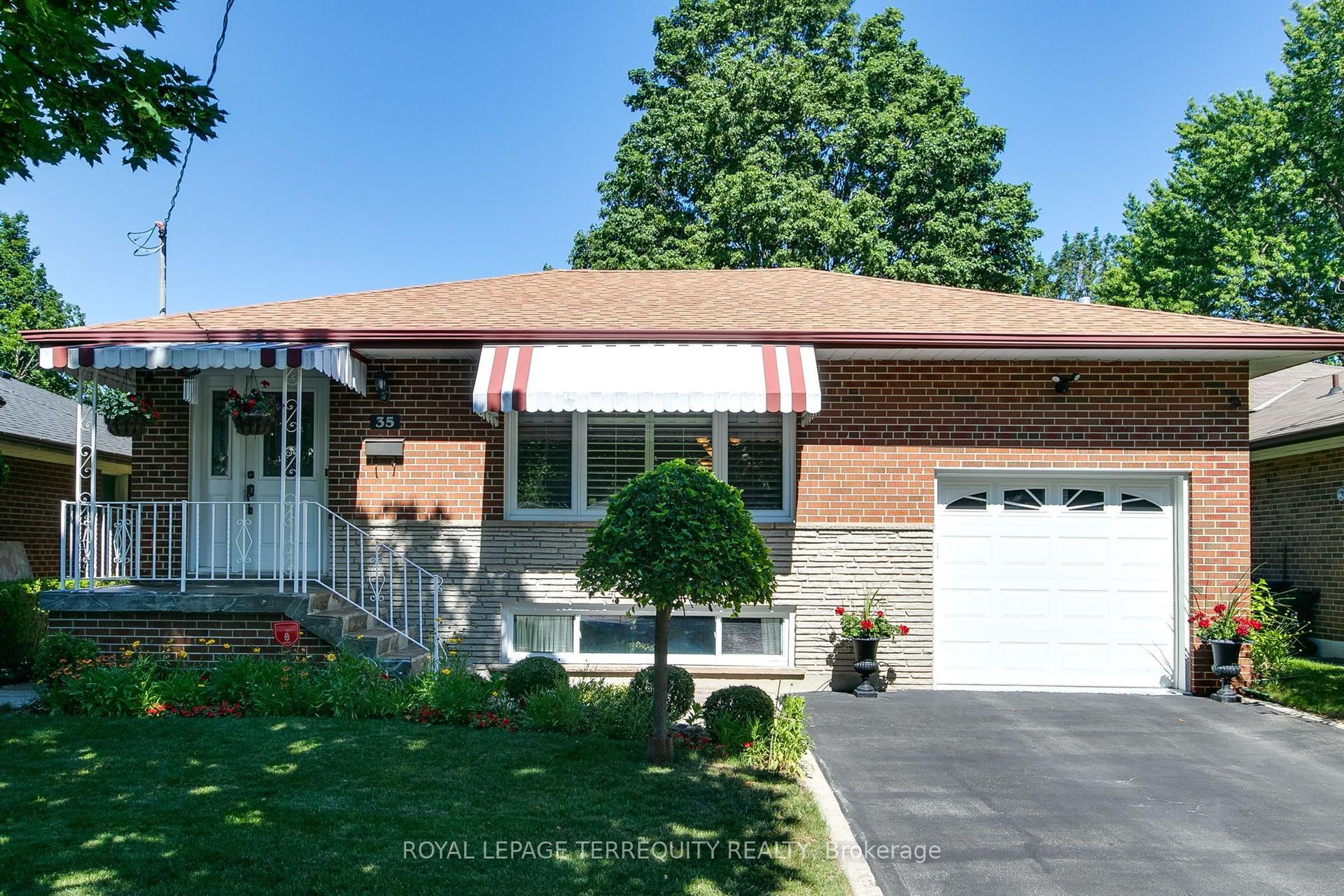 35 Sedgemount Drive, Toronto — Detached for sale, photo 1