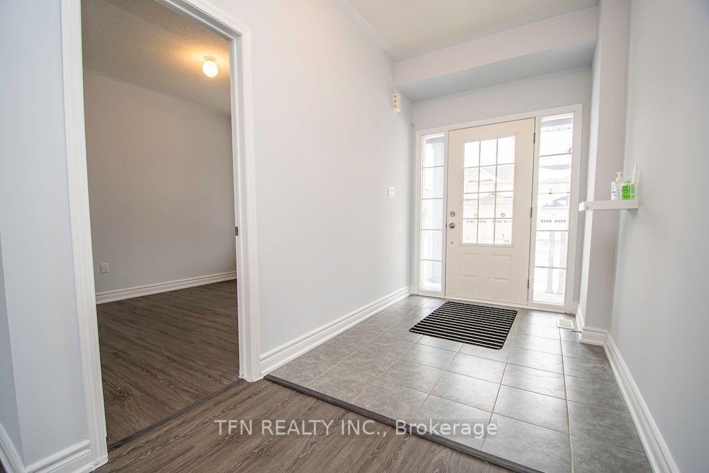 24 Don Hadden Crescent, Brock — Detached for lease, photo 1