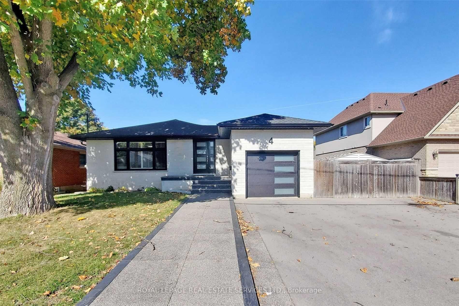 4 Mcmaster Avenue — photo 1