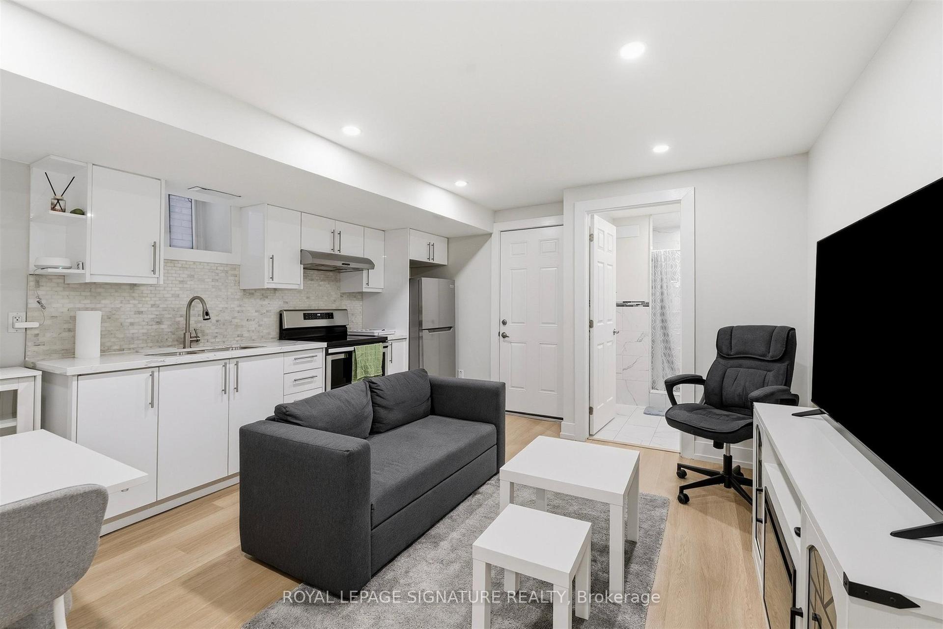 1945 Davenport Road BSMT #BSMT, Toronto — Semi-Detached for lease, photo 1