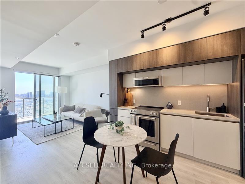 185 Millway Avenue W1505 #W1505 — photo 1