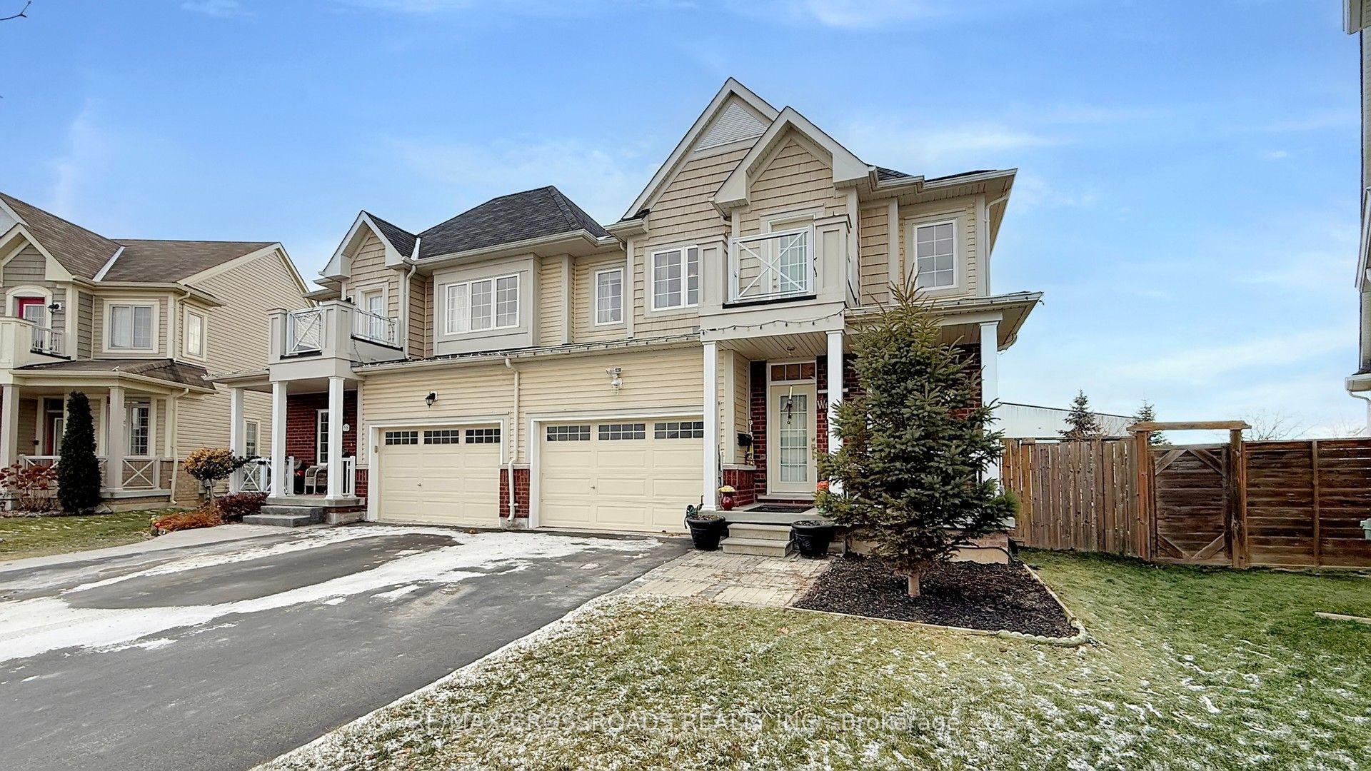 56 Dominion Crescent — photo 1