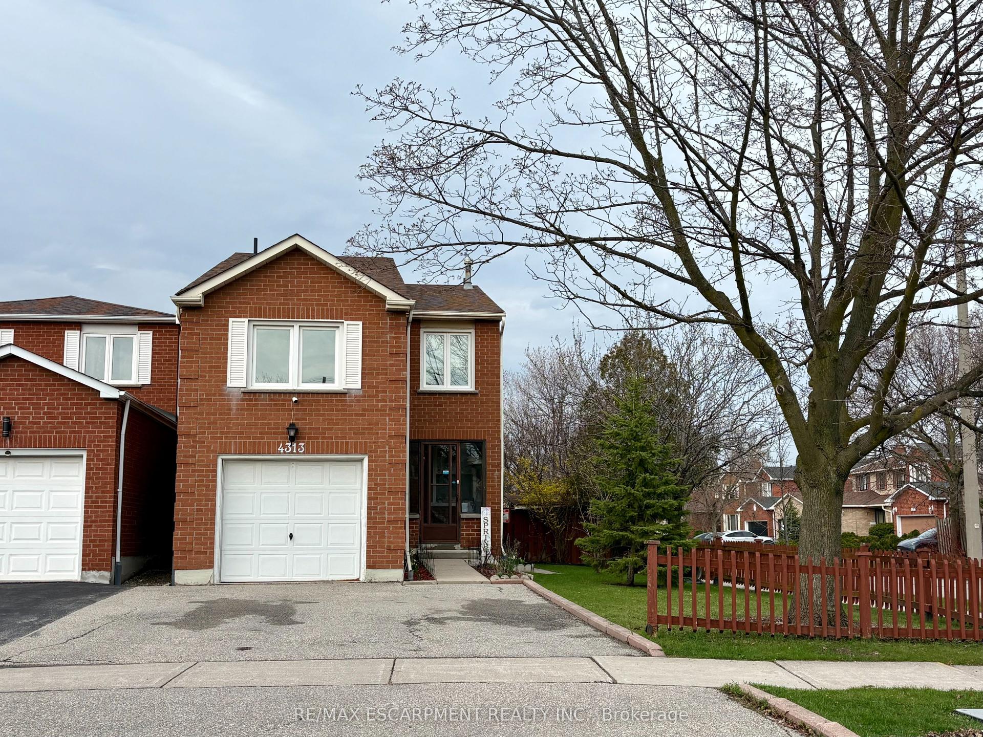 4313 Lee Drive — photo 1