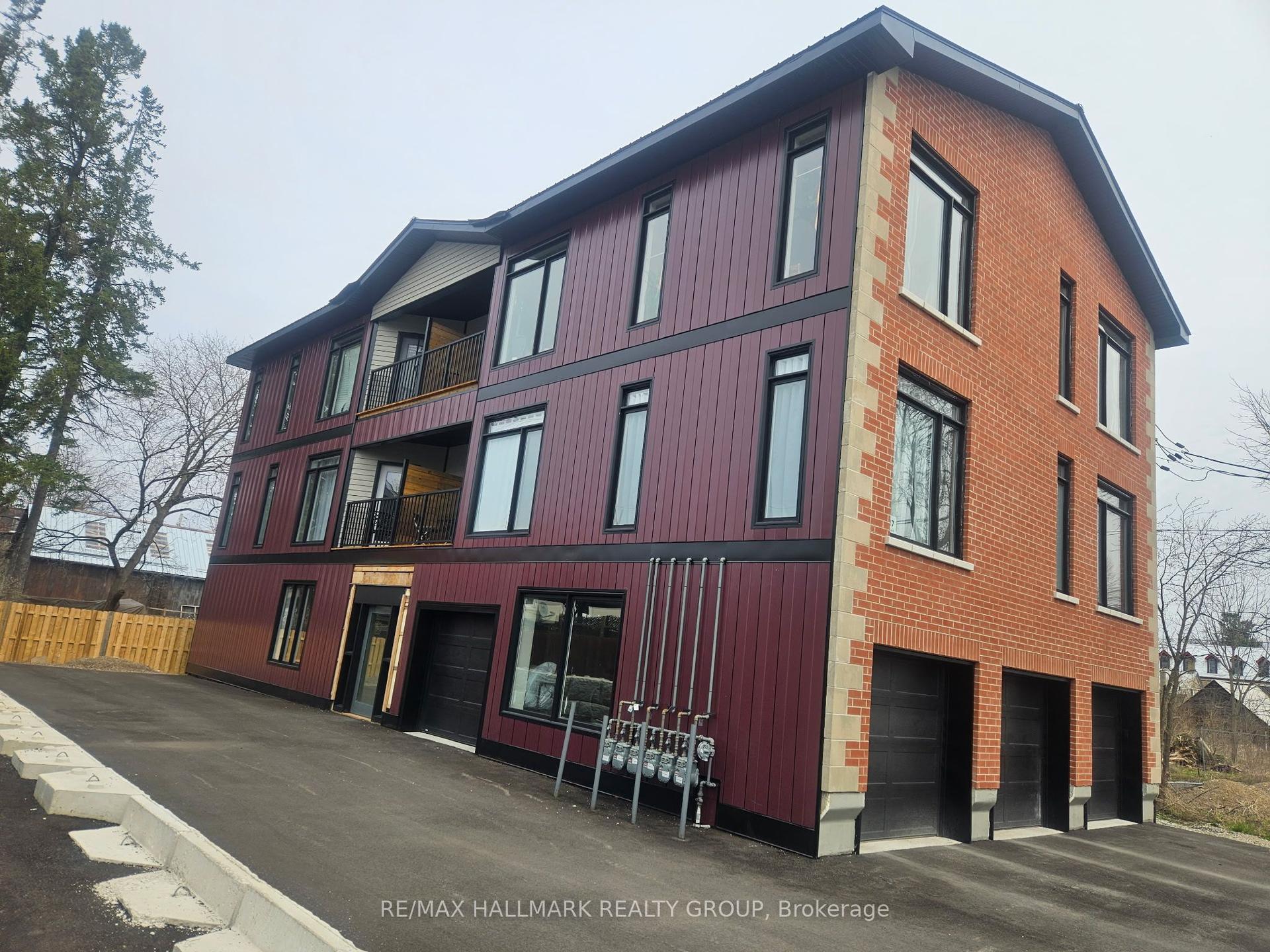 117 W Drummond Street W, Merrickville-Wolford — Multiplex for sale, photo 1