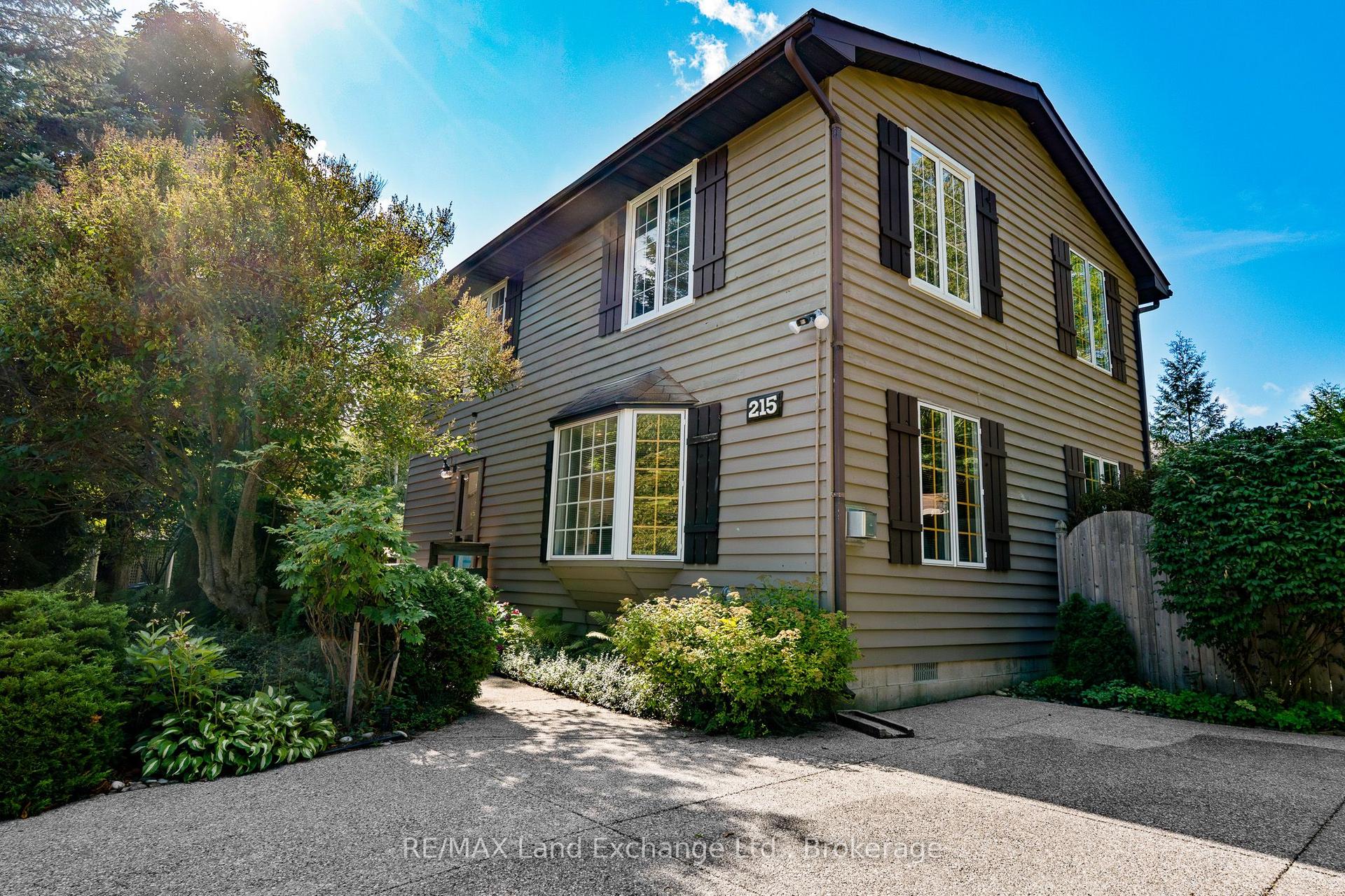 215 Island Street — photo 1