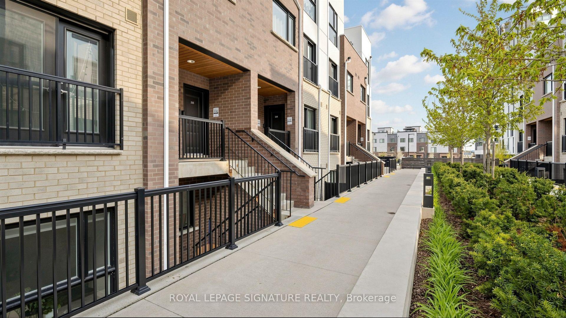 349 Wheat Boom Drive 222 #222, Oakville — Condo Town for sale, photo 1