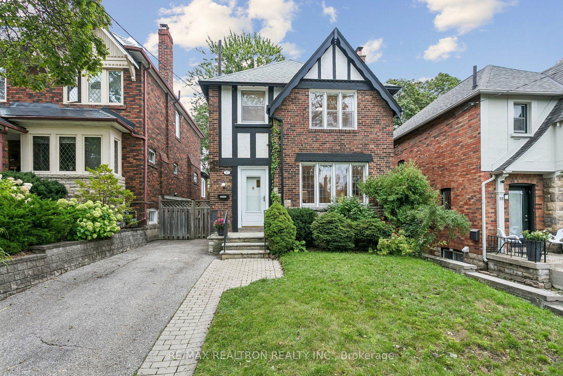 57 Castle Knock Road, Toronto — Detached for sale, photo 1
