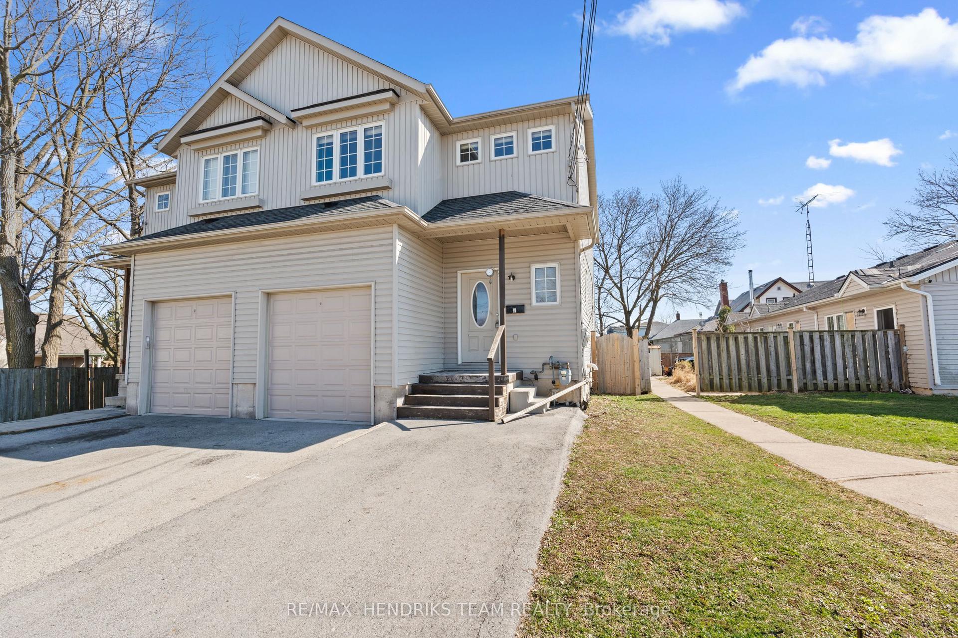 2 Townline Road E — photo 1