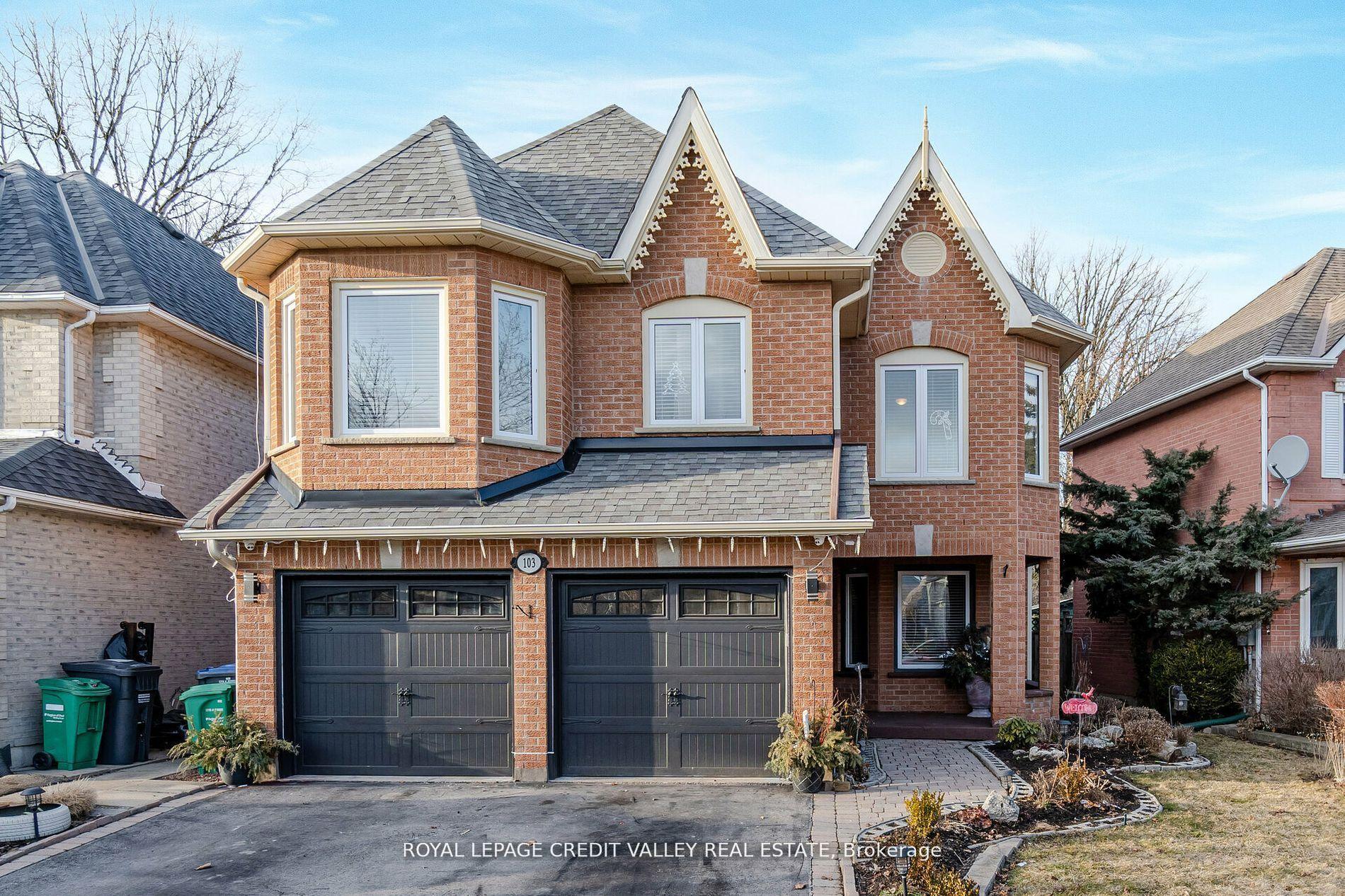 103 Vivians Crescent — photo 1