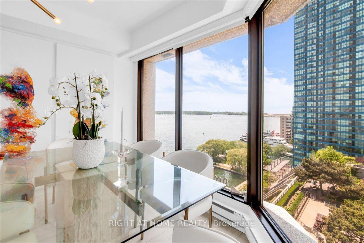 65 Harbour Square 1304 #1304 — photo 1