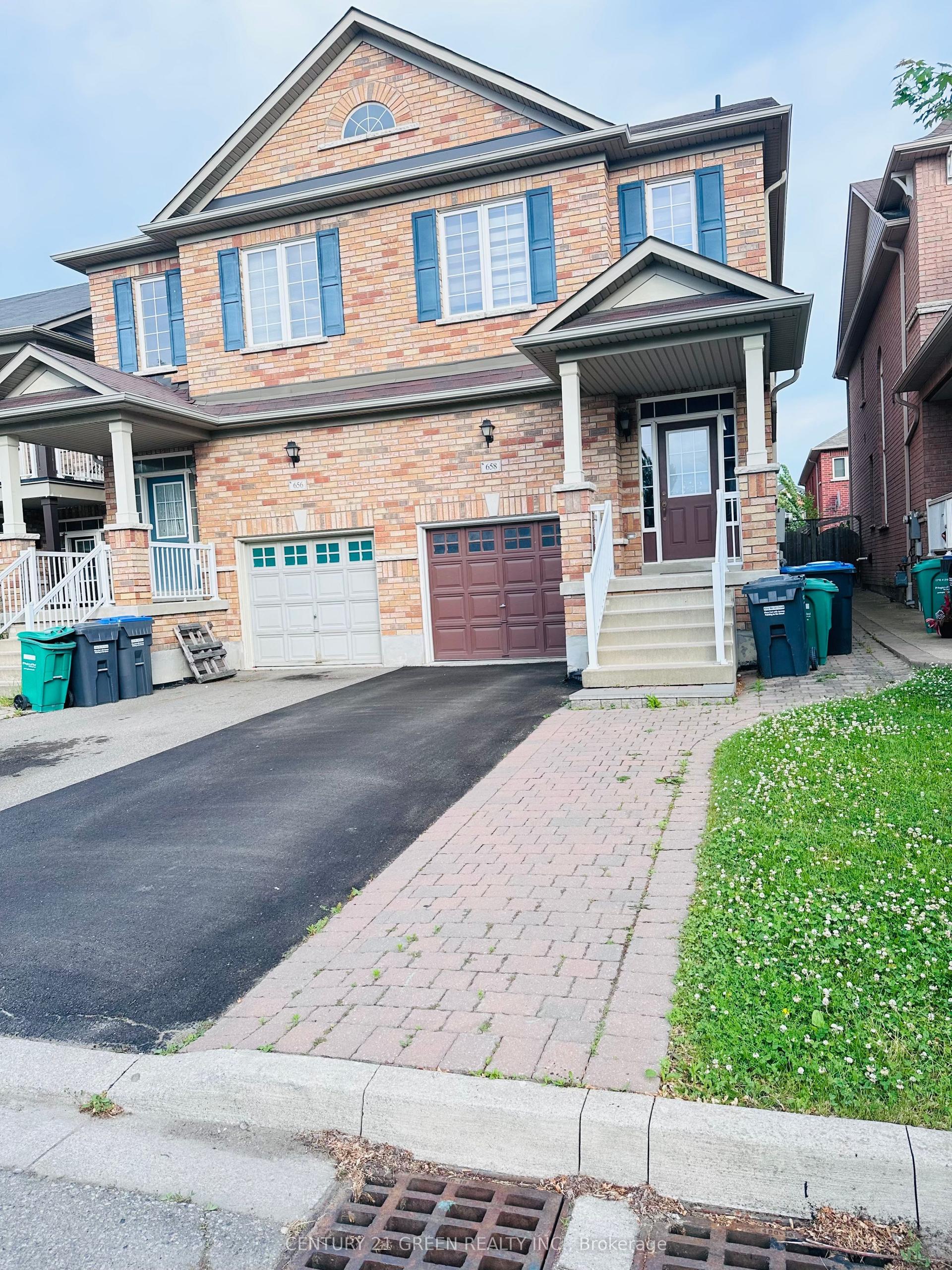 658 Coach Drive — photo 1
