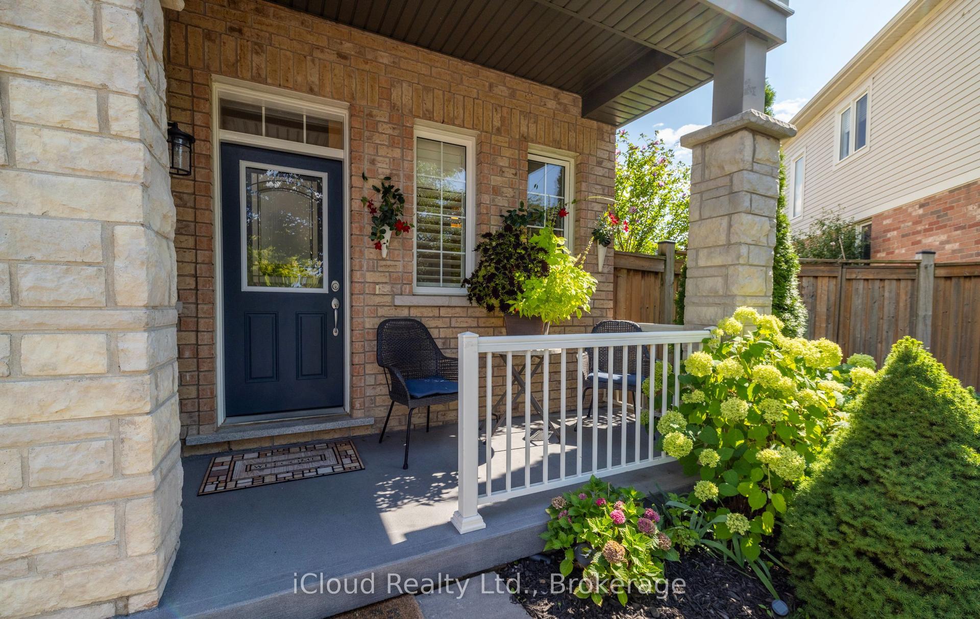 954 Penson Crescent — photo 1