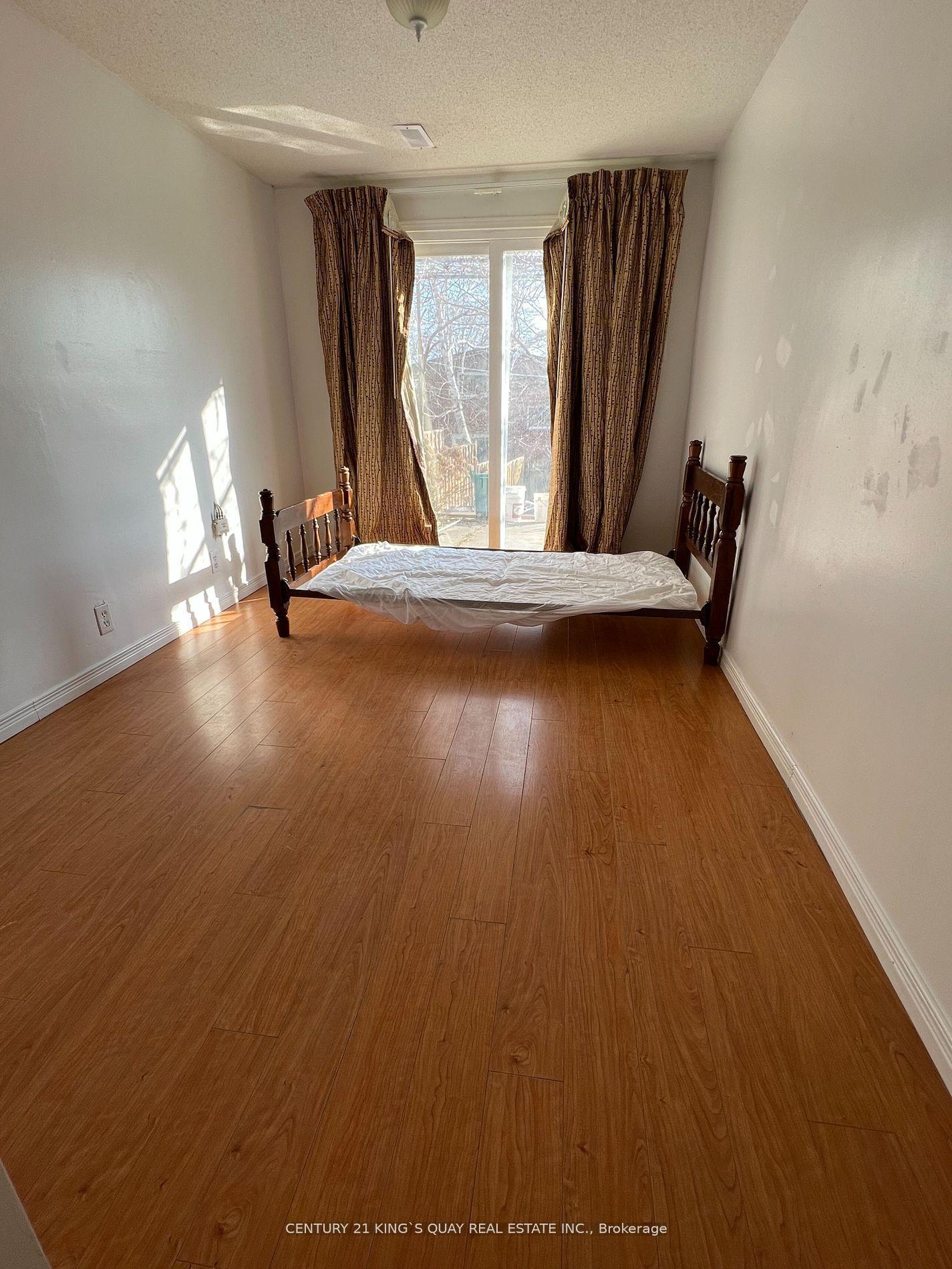 74 glendower Circuit LOWER #LOWER, Toronto — Semi-Detached for lease, photo 1