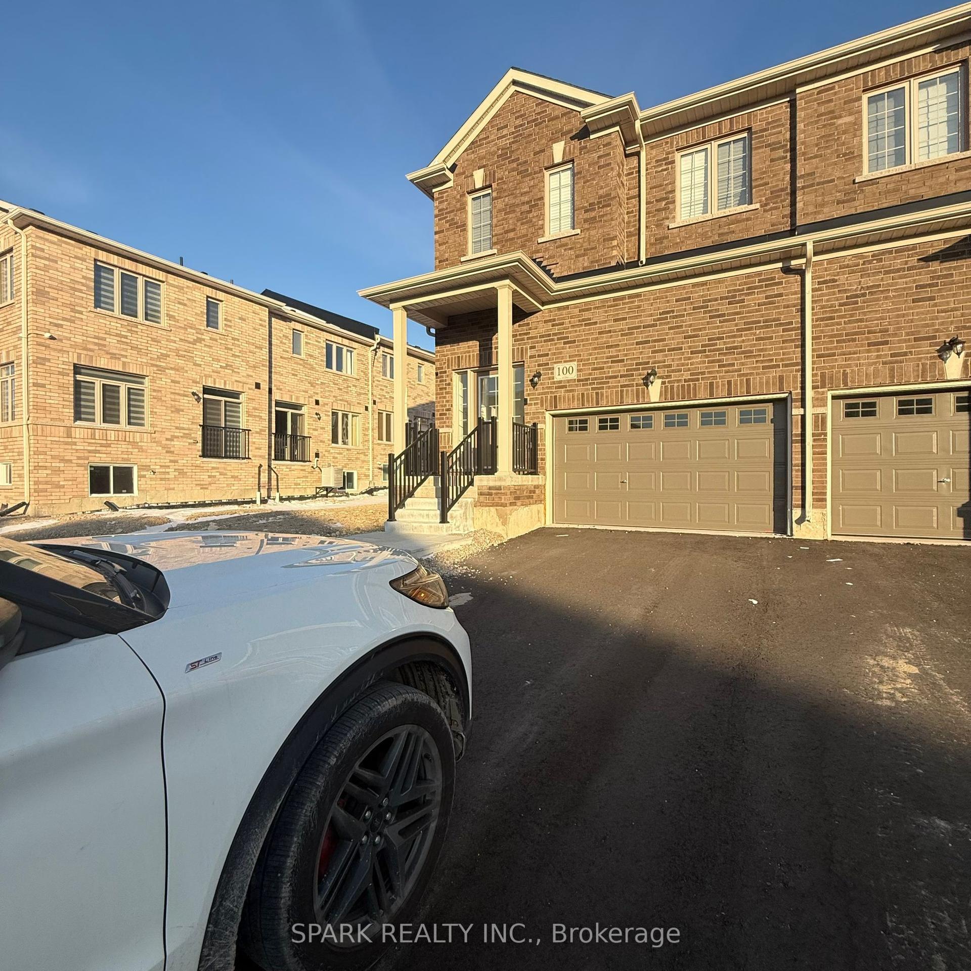 100 Morgan Avenue — photo 1