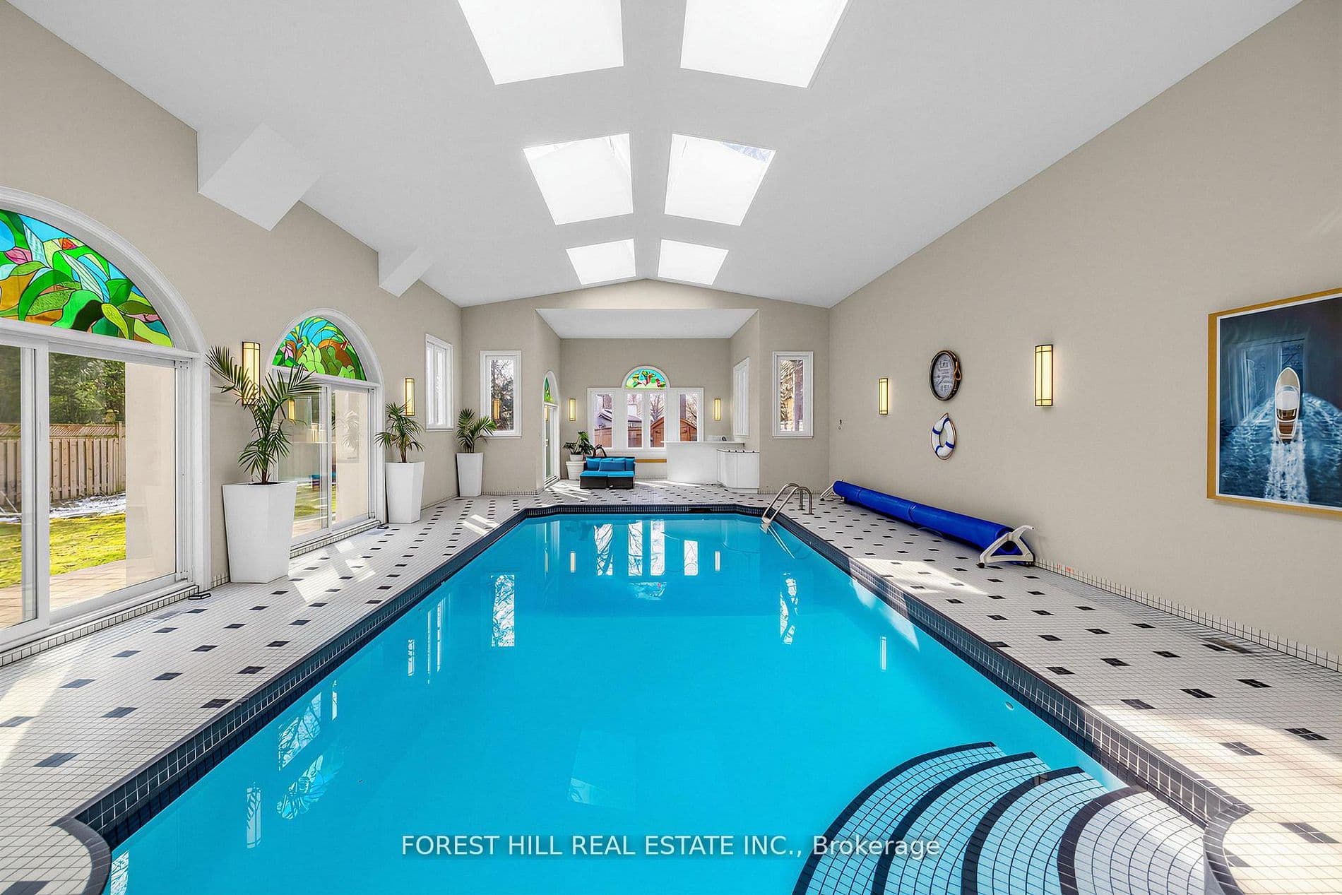 48 Johnson Street — photo 1