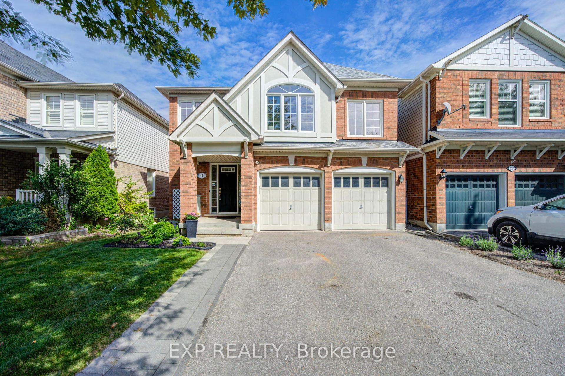 19 Myron Street, Whitchurch-Stouffville — Detached for sale, photo 1