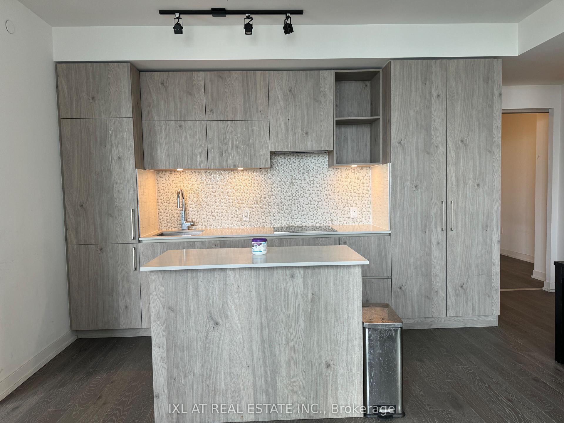 1 Yorkville Avenue 3405 #3405 — photo 1