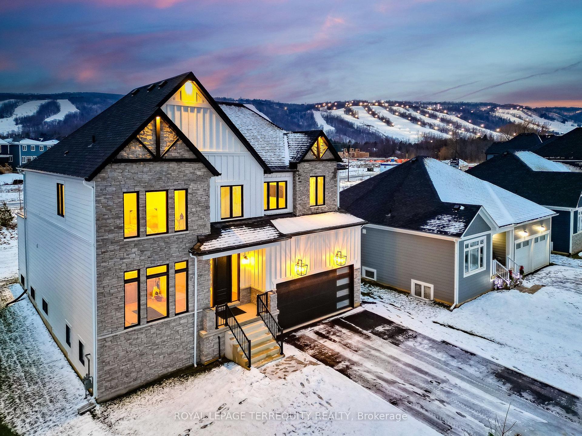 109 Stillwater Crescent, Blue Mountains — Detached for lease, photo 1