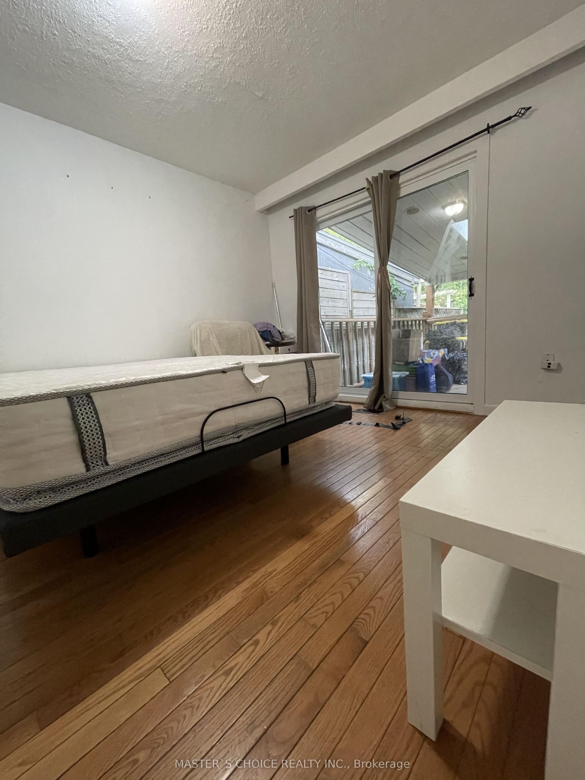 39 Richardson Drive S, Aurora — Semi-Detached for lease, photo 1