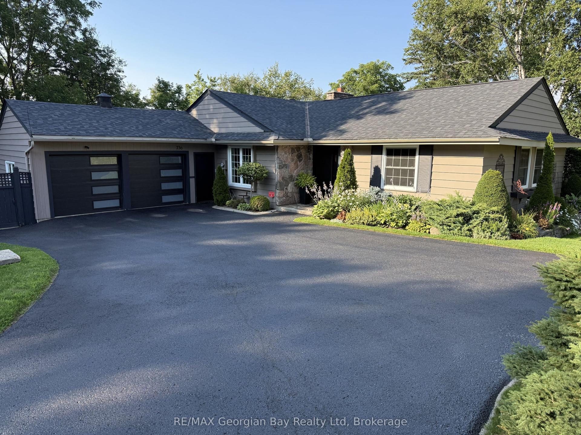 736 Victoria Street, Midland — Detached for sale, photo 1