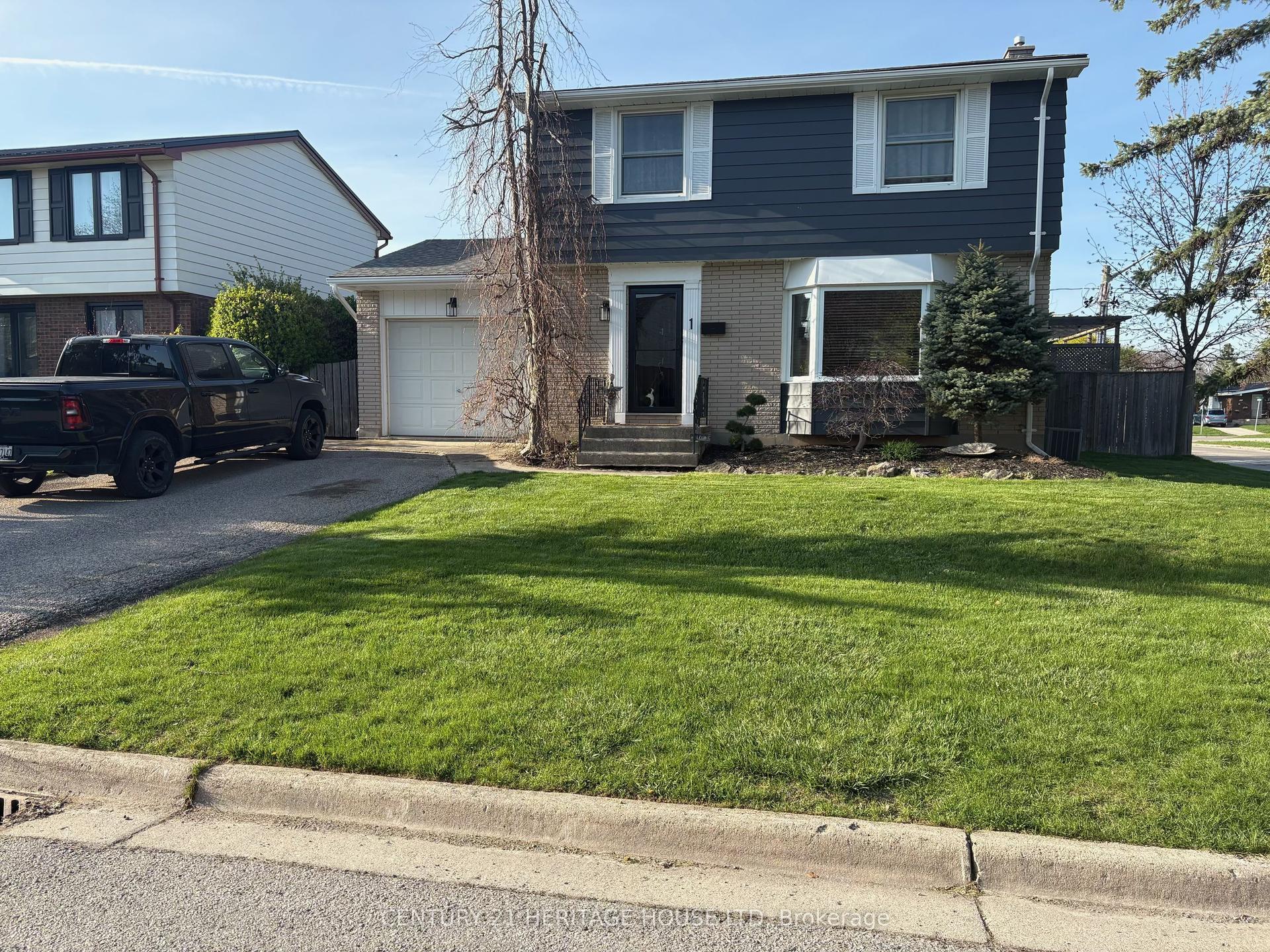 1 Massey Drive, St. Thomas — Detached for sale, photo 1