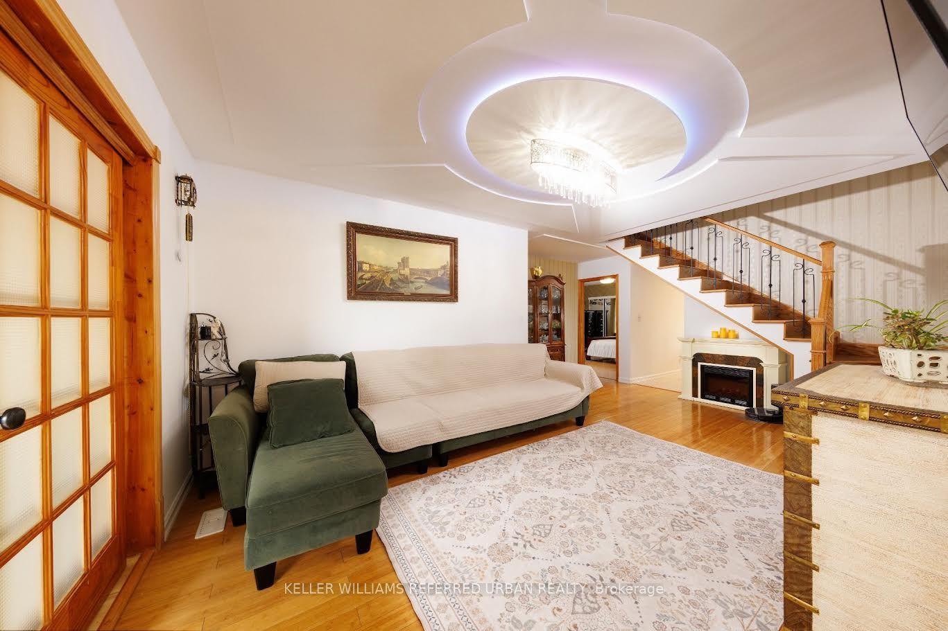 6 Elmhurst Drive Room #1 #Room #1, Toronto — Detached for lease, photo 1