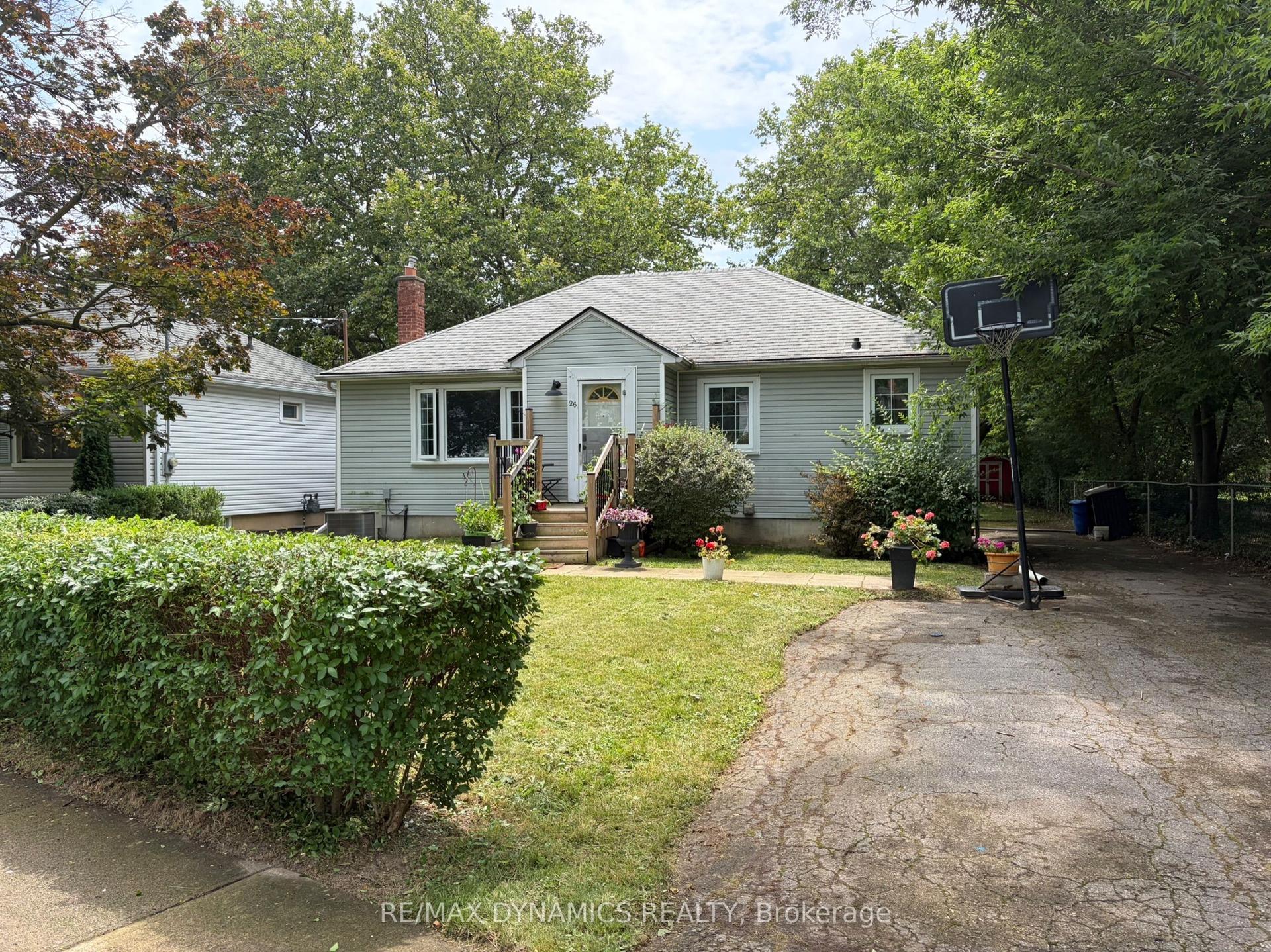 26 Beamer Avenue, St. Catharines — Detached for sale, photo 1