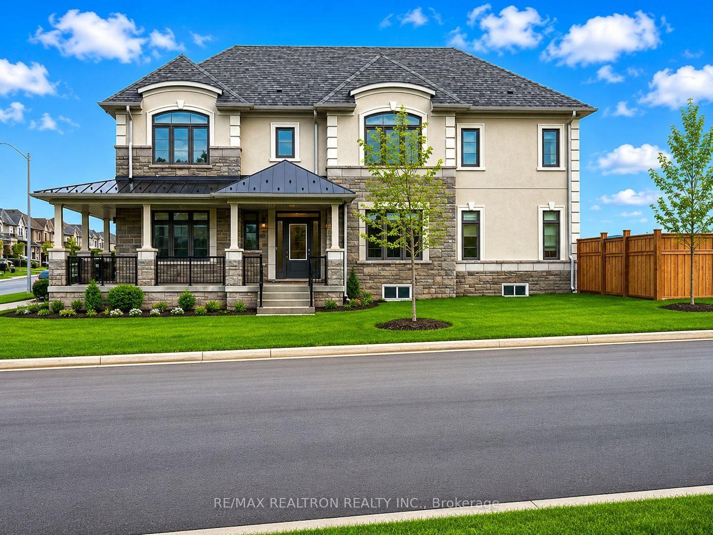 2 Ed Ewert Avenue — photo 1