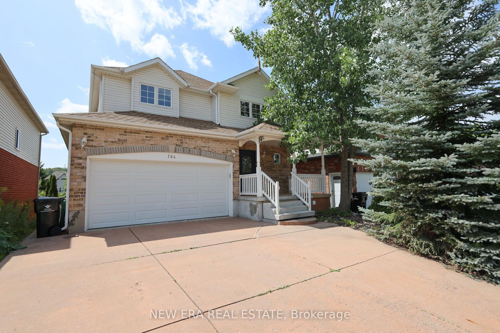 704 Brandenburg Boulevard, Waterloo — Detached for sale, photo 1